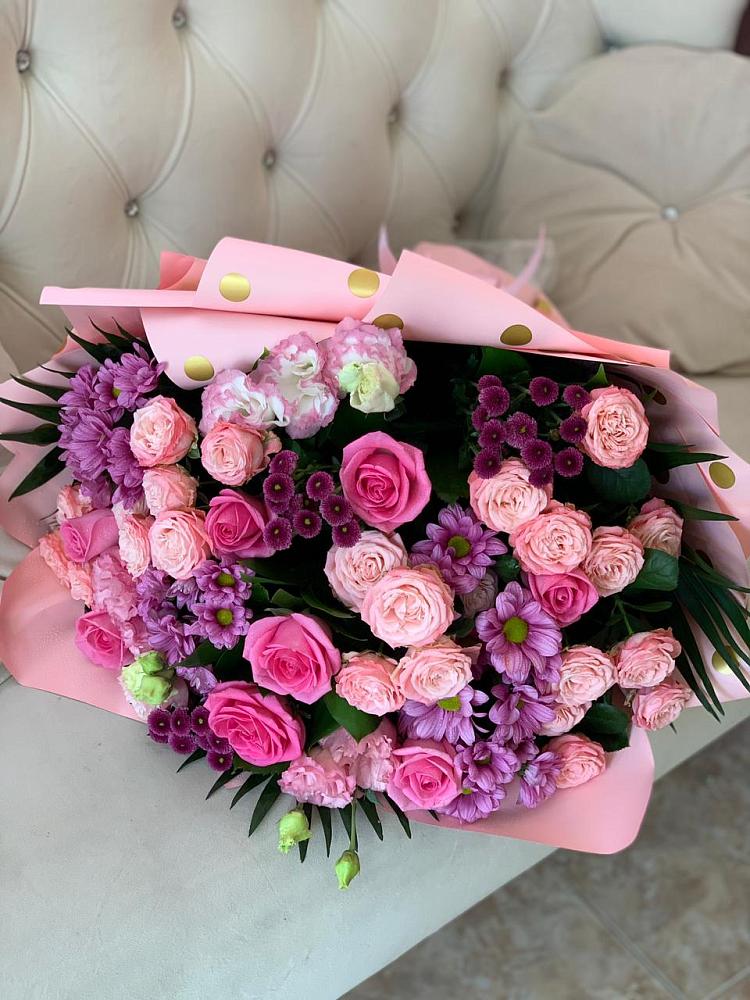 Букет цветов из: Хризантемы, Розы и Лизиантусы в Ассиновской