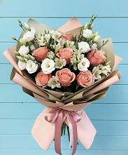 Букет цветов из:  Розы, Альстромерии и Лизиантусы в Ассиновской