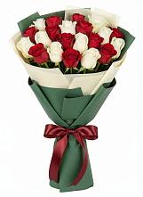 Букет Микс из красных и белых роз в Ассиновской