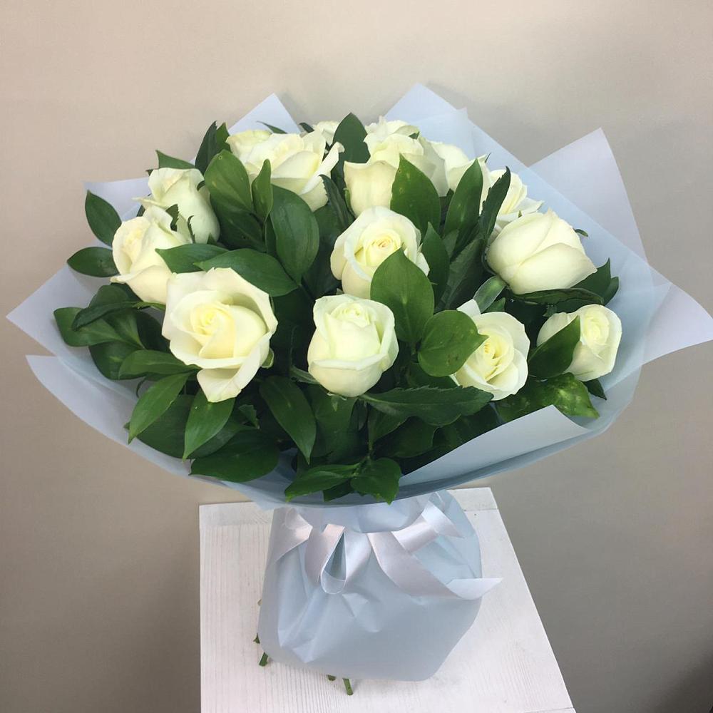 Букет 15 Белых роз Проуд в Ассиновской