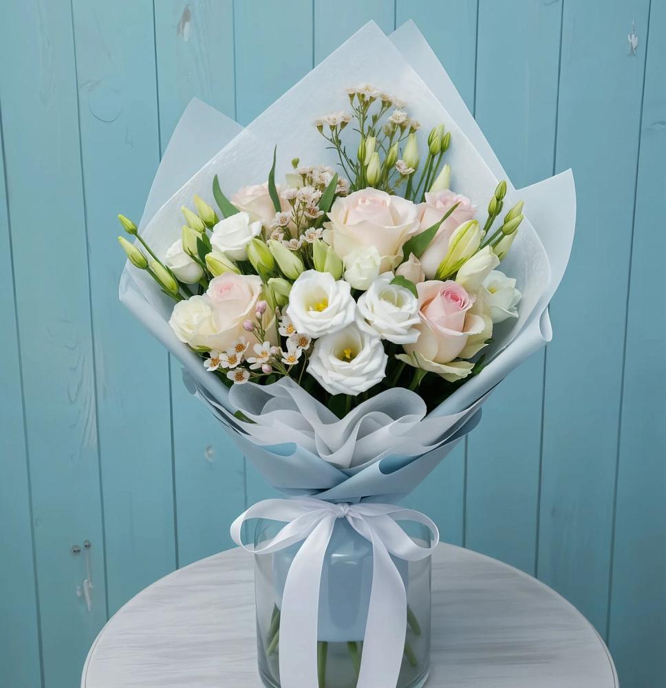 Букет цветов из: Розы и Лизиантусы в Ассиновской