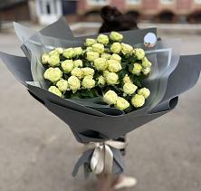 Букет Белые кустовые розы Солинеро в Ассиновской