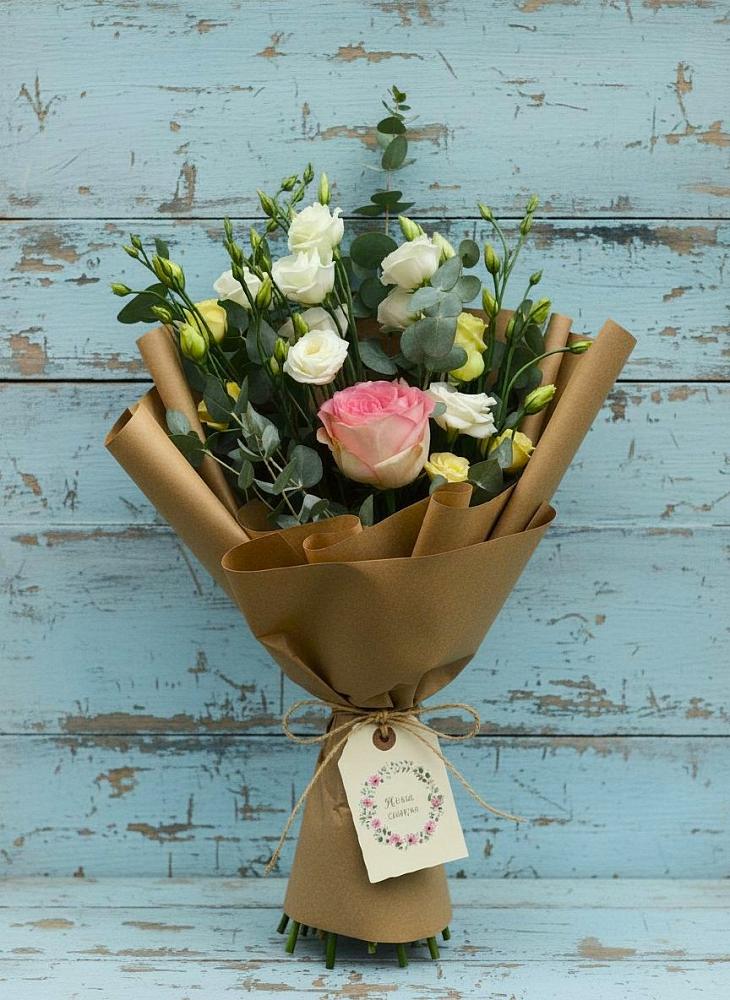 Букет цветов из: Розы и Лизиантусы в Ассиновской