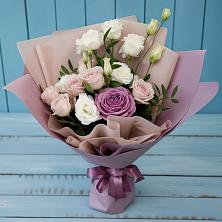 Букет цветов из:  Розы и Лизиантусы в Ассиновской