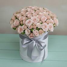 Цветочная композиция из Розы в шляпной коробке в Ассиновской