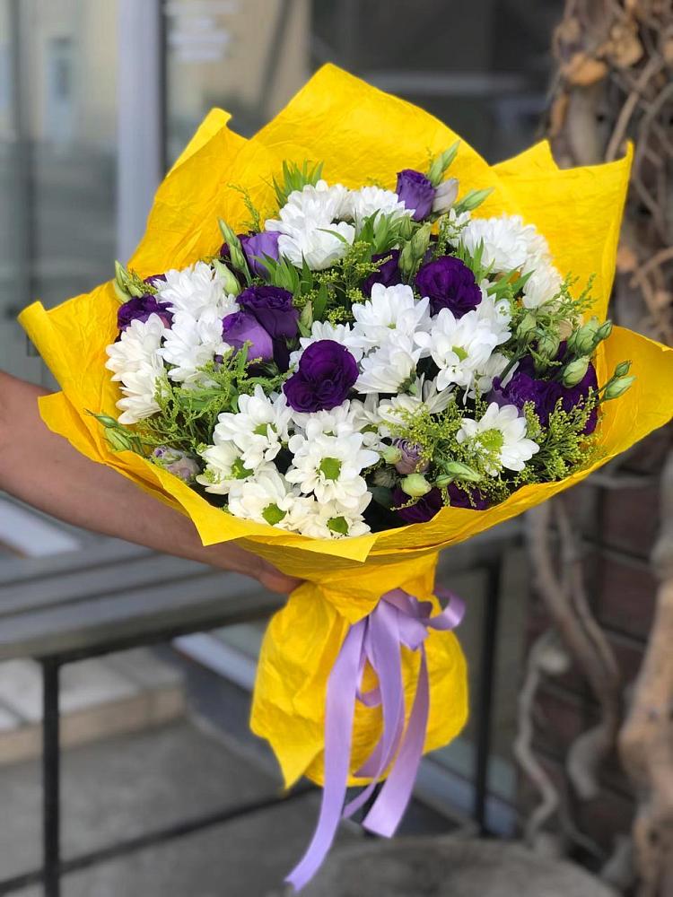 Букет цветов из: Ирисы, Хризантемы и Ромашки в Ассиновской