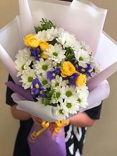 Букет цветов из:  Ирисы, Хризантемы и Розы в Ассиновской
