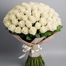 Букет 101 беля роза Белоснежка в Ассиновской
