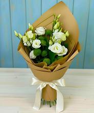 Букет цветов из:  Хризантемы и Лизиантусы в Ассиновской