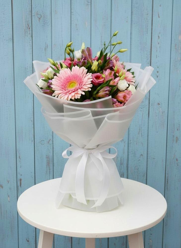 Букет цветов из: Герберы, Альстромерии и Лизиантусы в Ассиновской