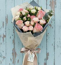 Букет цветов из:  Розы #REPLACE_PRED# Ассиновской