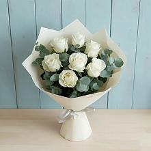Букет Белые розы в Эвкалипте в Ассиновской