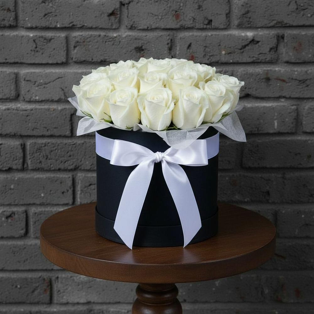 Цветочная композиция из Розы в шляпной коробке в Ассиновской