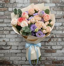 Букет цветов из:  Розы, Лизиантусы и Гвоздики в Ассиновской